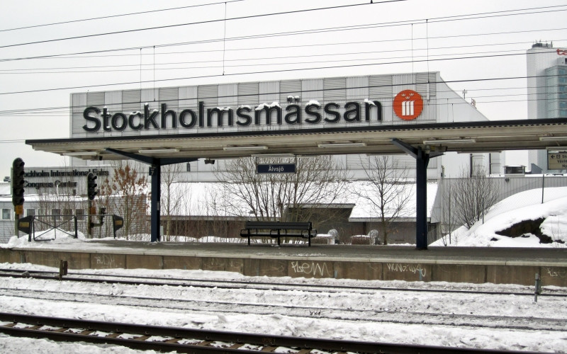 /assets/img/mostphotos/3244305-alvsjo-station-med-stockholmsmassan-i-bakgrunden-2.jpg