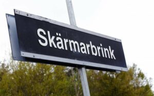 Nära Skärmarbrinks tunnelbanestation ligger lägenheten vars uteplats ligger på kommunens mark. Foto: Roland Magnusson, Mostphotos.