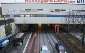 Intill Rosengård centrum ska nya bostadsrätter byggas. Foto: Hadar Holm, Mostphotos