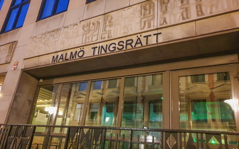 Utanför Malmö tingsrätt. Foto: Mostphotos