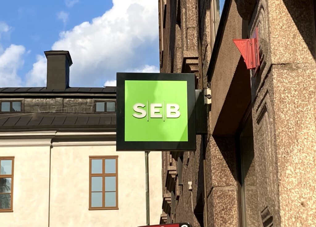 Utanför ett av SEB:s kontor i Stockholm. Foto: Linda Myrin
