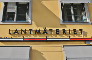 Utanför ett av Lantmäteriets kontor. Foto: Maria Groth/Mostphotos