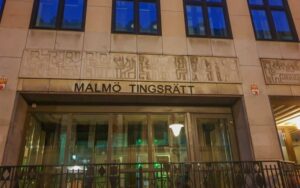 Utanför Malmö tingsrätt. Foto: Sten-Åke Stenberg/Mostphotos